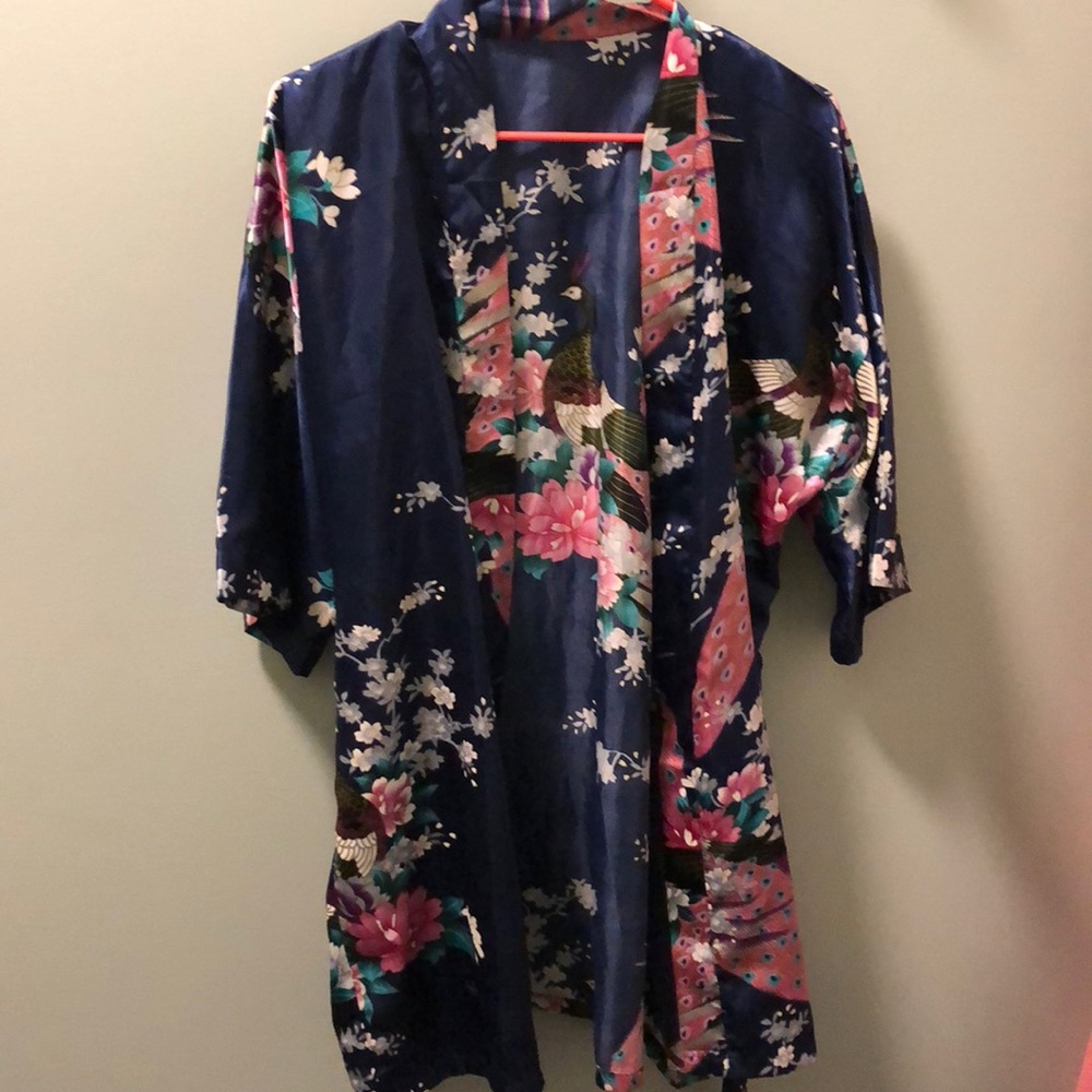 Silk Botique Robe - Picture 2 of 3